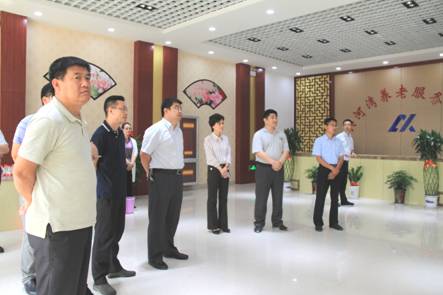 樂陵市黨政考察團蒞臨興河灣智慧醫(yī)養(yǎng)中心項目考察觀摩